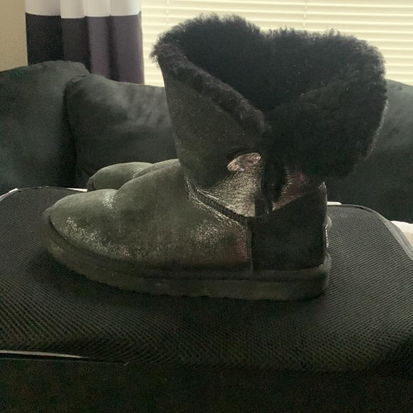 Authentic Ugg boots black metallic w/bling button sz 7 - Picture 4 of 4